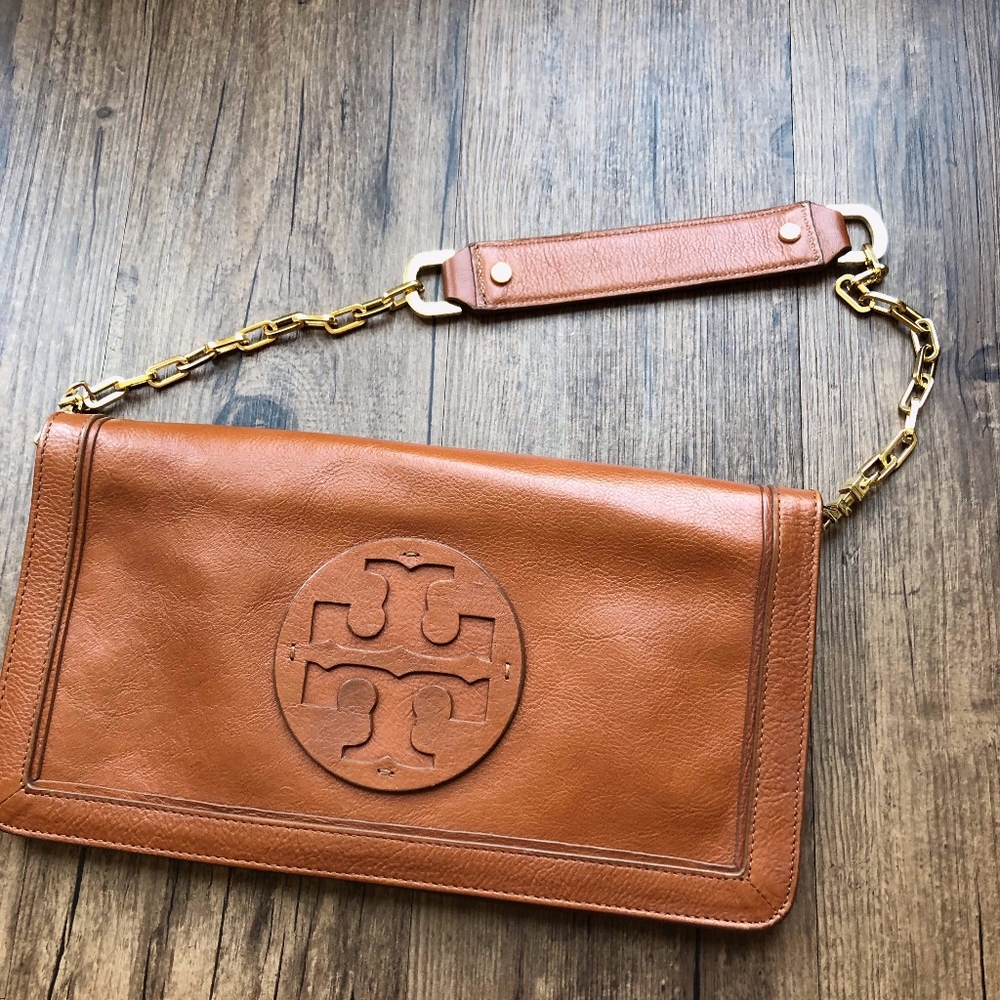 Tory Burch Reva Bobe Clutch in Brown